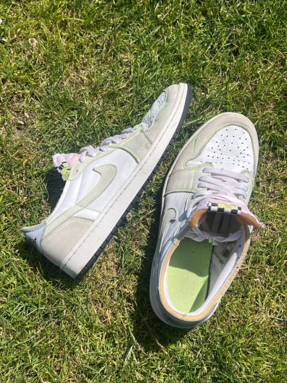 Air Jordan 1 Retro Low OG 'Ghost Green' (White/Ghost Green/Black) - Size 10